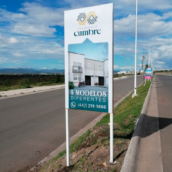 Estructura publicitaria en desarrollo inmobiliario o fraccionamiento 5